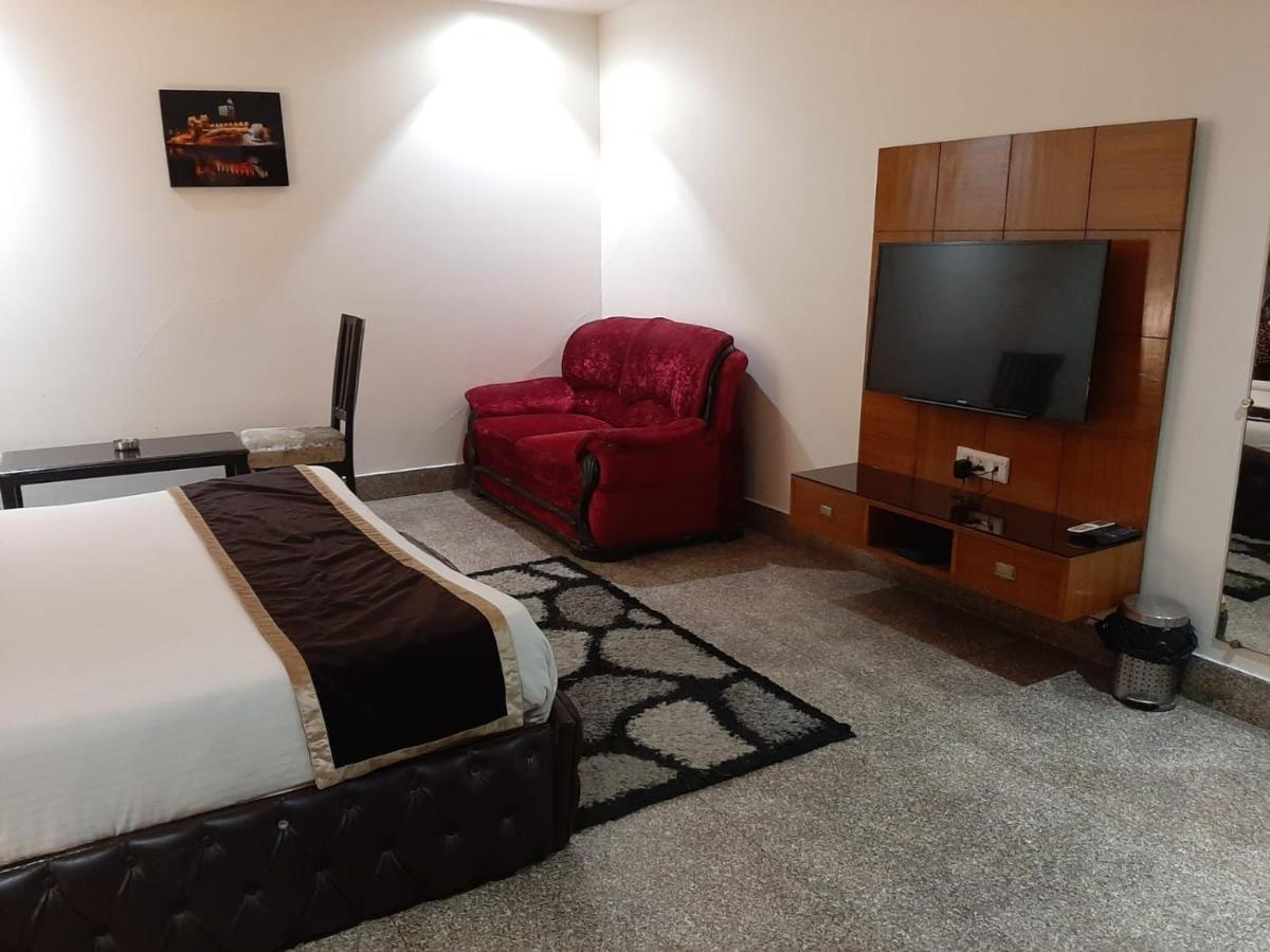 Karan Holidays Delhi  Exterior photo