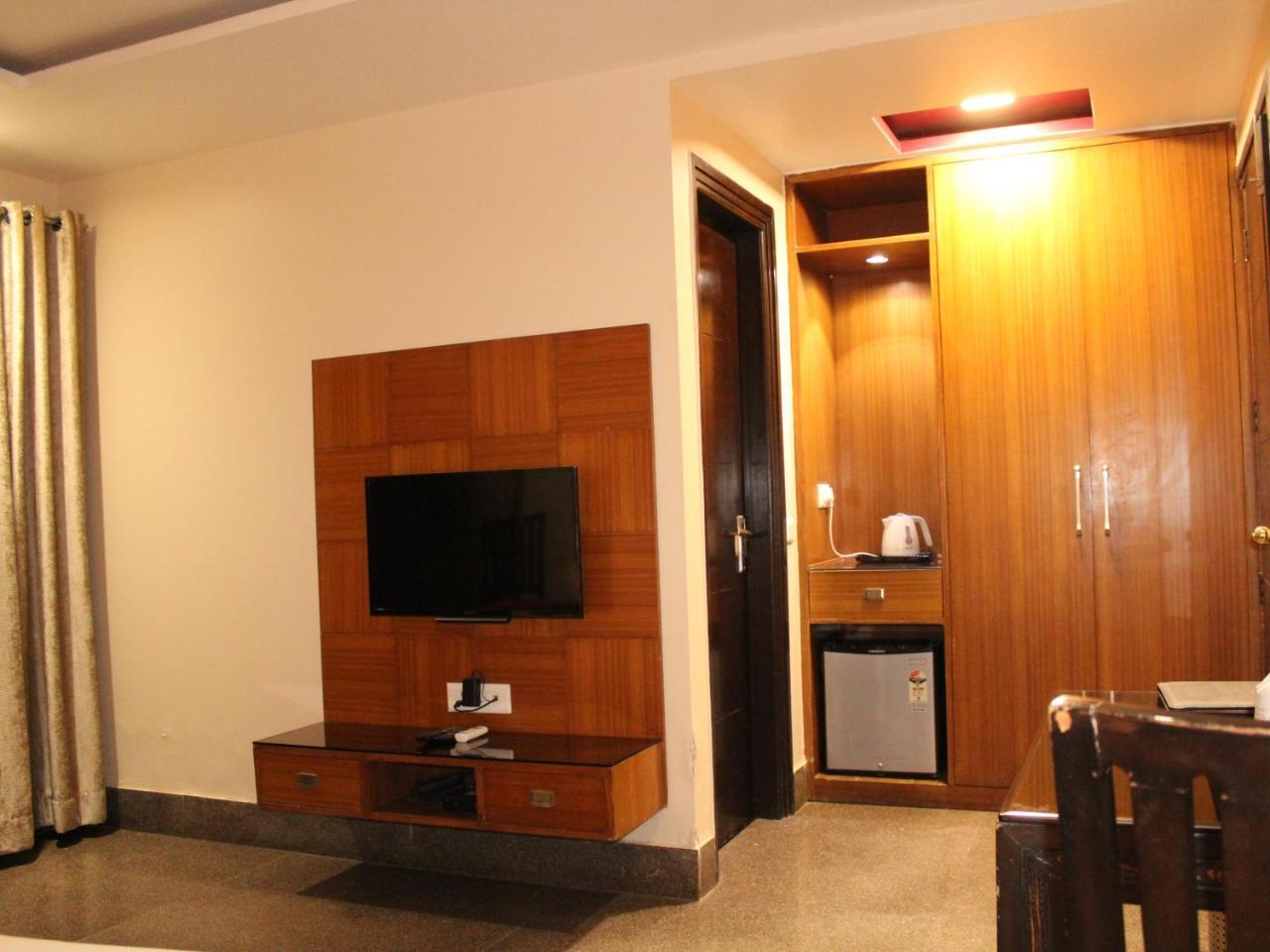 Karan Holidays Delhi  Exterior photo